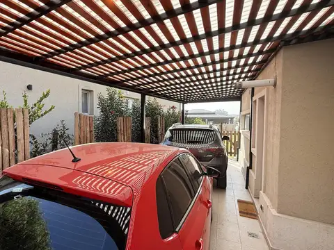 Casa en Venta con 3 cocheras