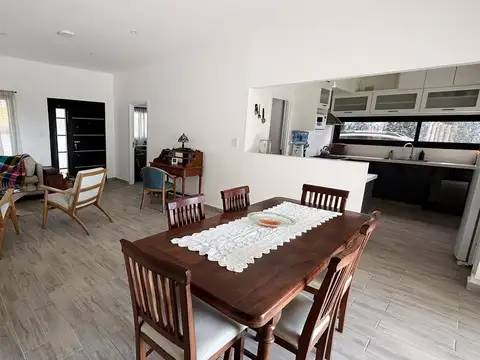 Casa en Venta en Pilar del Este - Santa Elena, USD 180.000