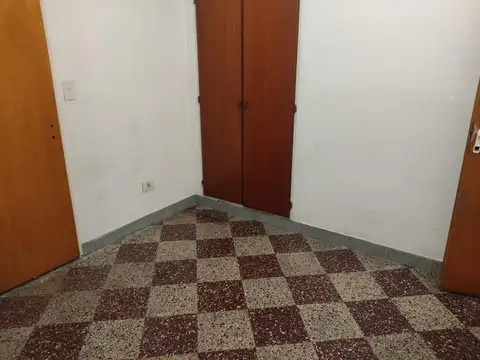 Depto Tipo Casa en Alquiler 50 años