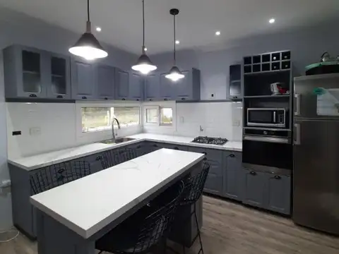 CASA MODERNA EN ALQUILER, Gral Las Heras - L80059