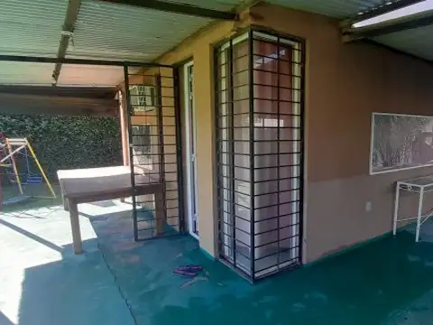 Casa en Alquiler Temporal con 2 cocheras