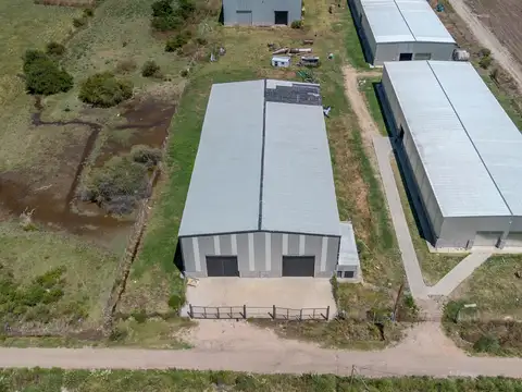 Venta - Predio Industrial - Pilar - 20.000m2 totales. 7.500m2 cubiertos en 4 naves.