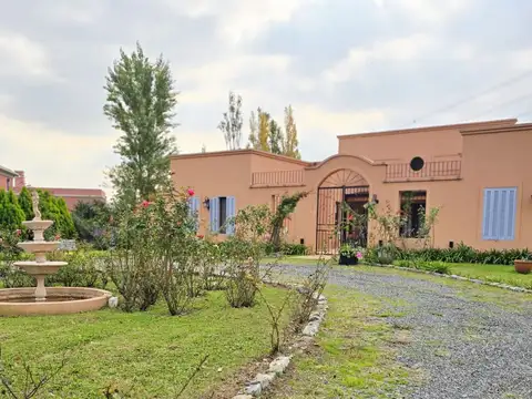 CASA EN VENTA EN LA ESCONDIDA - PILAR