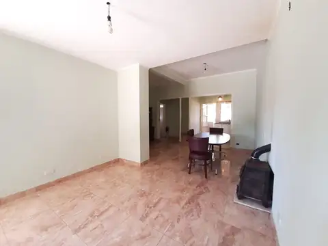 VENTA CASA 4 AMB LA REJA  MORENO PERMUTA