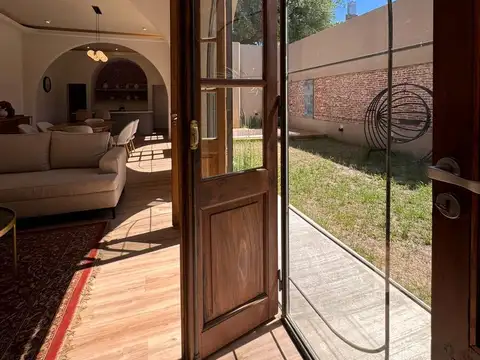 Casa en Venta en Nuestra Señora De Lourdes, USD 420.000
