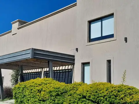Casa en Venta en Esquina, USD 280.000
