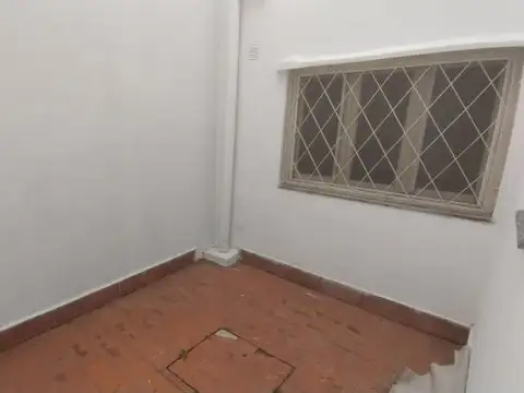 Depto Tipo Casa en Venta 76 años