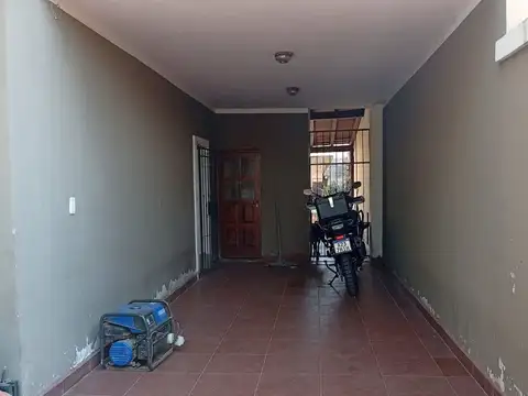 Casa 5 ambientes con 2 baños