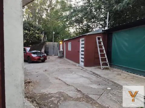 Casa en Venta con 4 cocheras