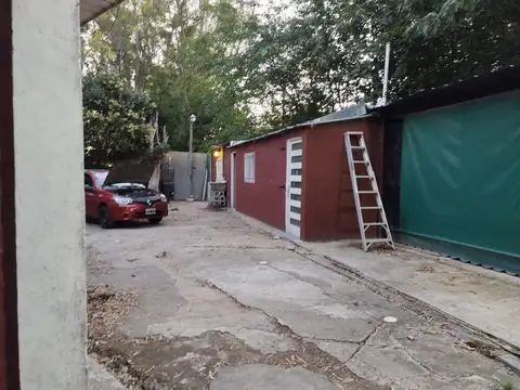 Casa en Venta con 4 cocheras