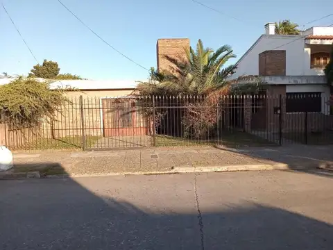 VENTA CASA 3 DORM EN BARRIO ALTO VERDE CORDOBA