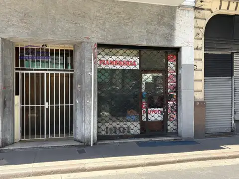 Local a la calle con sotano. Uruguay Nº 75.-