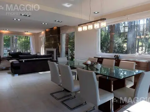 Casa 5 ambientes con 3 baños