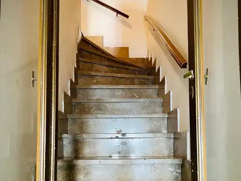 Depto Tipo Casa en Venta en Villa del Parque, USD 135.000