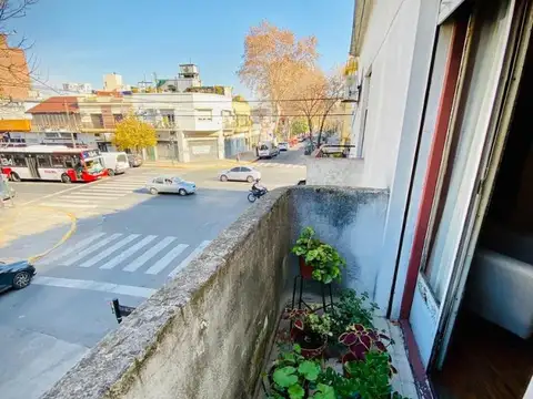 Depto Tipo Casa 4 ambientes con 2 baños
