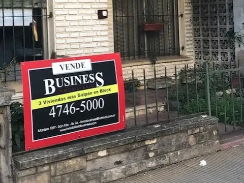 3 CASAS Y GALPON EN BLOCK MUY BUENO 