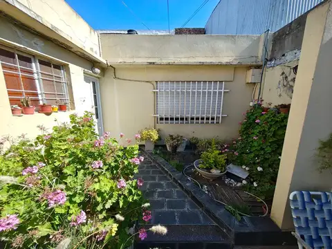 casa interna por pasillo 2 dormitorio y patio