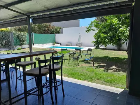 Casa en venta 3 dormitorios Valle Escondido-B° Los Aromas