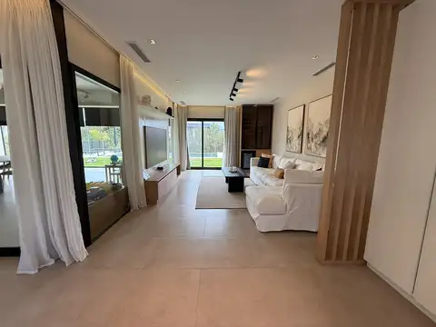 Casa en Venta al Oeste