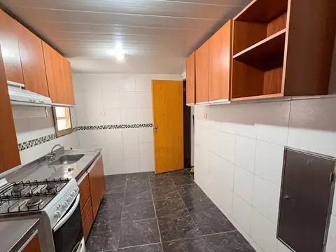Bv 27 De Febrero 1800, Piso 2
