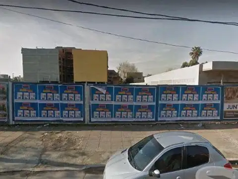 LOTE PELADO DE 8.66 X 40,50 EXCELENTE ZONA COMERCIAL