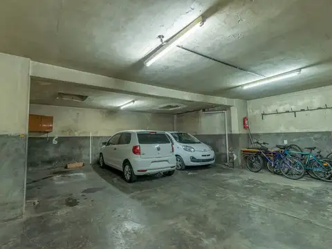 VENTA COCHERA VERSALLES