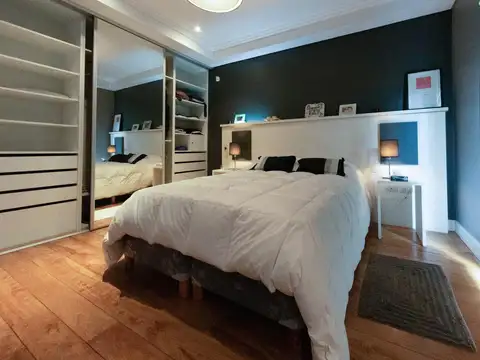 Casa en Venta con 3 cocheras