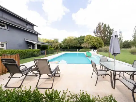 Casa 7 ambientes con 7 baños