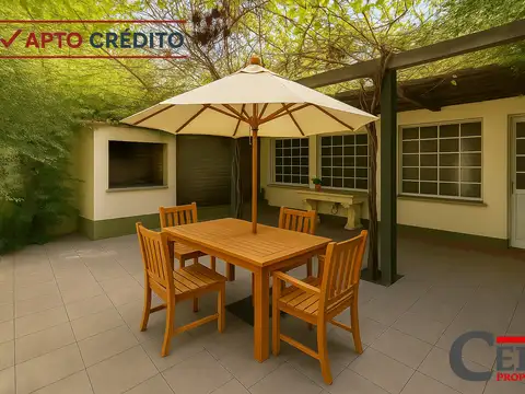 Venta - Casa con Jardín, Cochera y Parrilla en Jauregui Jose Maria