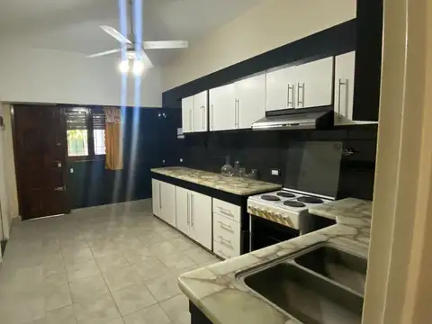 Casa 4 ambientes con 1 baño