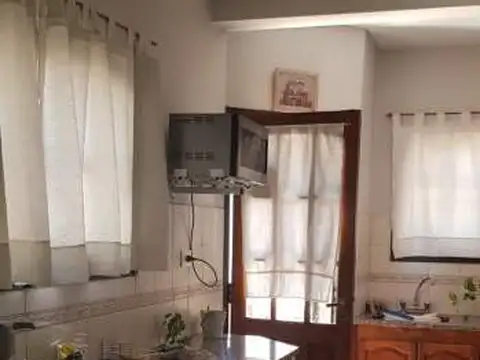 Casa Tipo Triplex Calle Fotherigham Al 600, Neuquén Capital Patagonia Argentina