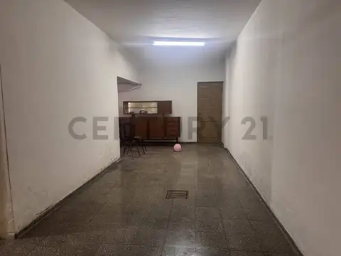 Casa 5 ambientes con 1 baño
