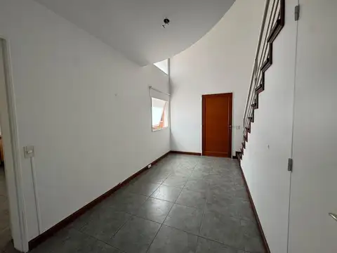 Departamento en Alquiler con 2 cocheras