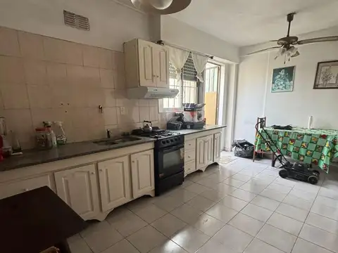 Depto Tipo Casa en Venta 50 años