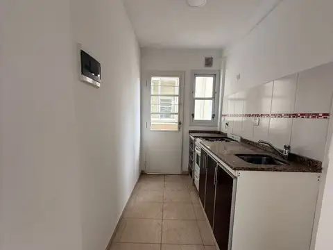 Departamento en Alquiler en Caseros, $ 800.000