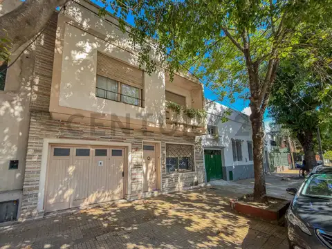 Casa en venta en Barrio Norte  | 4 dormitorios | Patio amplio | Apta Banco