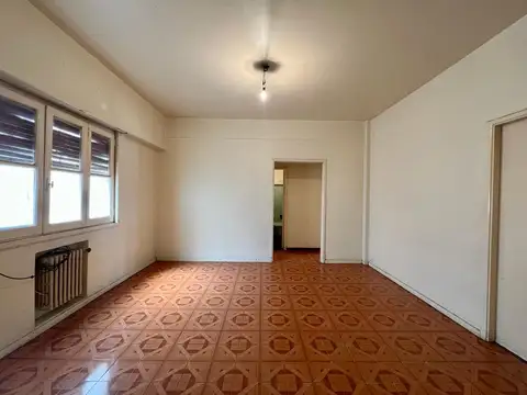 DEPARTAMENTO DE 4 AMBIENTES SOBRE FRANKLIN AL 500 A UNA CUADRA DE PARQUE CENTENARIO