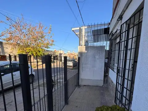 Depto Tipo Casa en Venta en Villa Elvira, USD 55.000