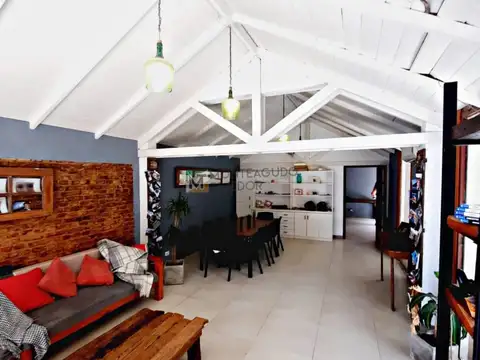 Casa en Venta con 1 cochera