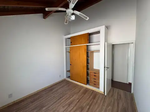 Depto Tipo Casa 2 ambientes con 1 baño