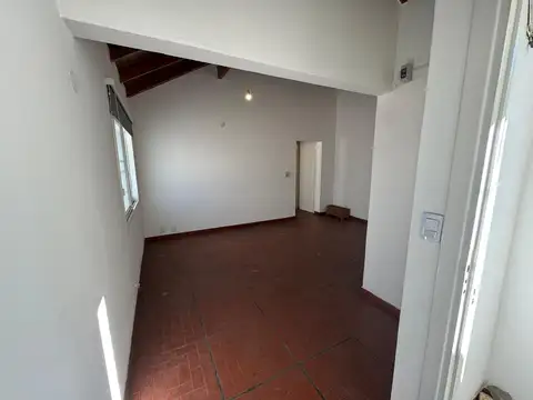 PH 2 AMB AL FONDO EN PLANTA ALTA CON TERRAZA SEMICUBIERTA.REF.907