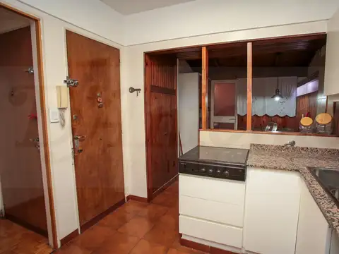 Departamento en Venta de 3 ambientes al Frente con Balcon en Colegiales