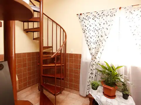 Casa en alquiler- 3 amb. c/Cochera -V Ballester