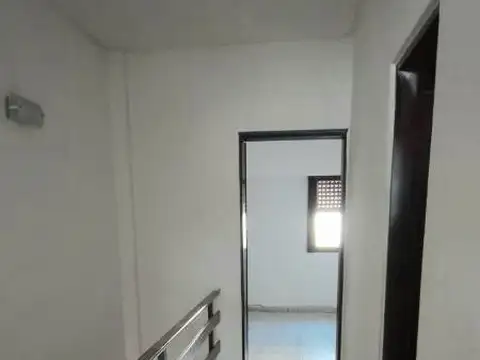 Casa 5 ambientes con 1 baño