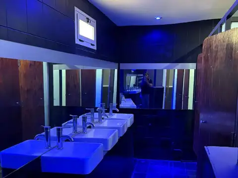 Salón para eventos mas casa en venta en Vistalba