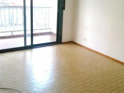 Dto primer piso con cochera cubierta