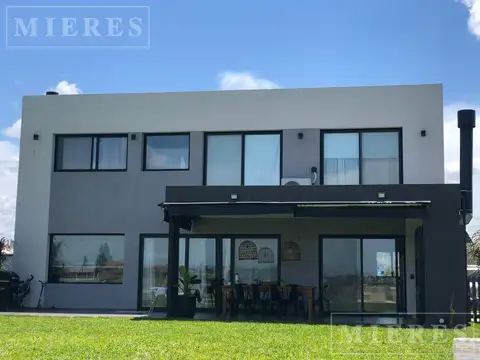 Casa en Alquiler de 4 dormitorios