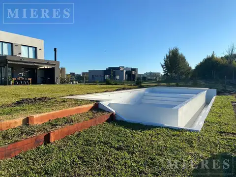 Casa en alquiler anual sin muebles en el Barrio San  Gabriel , Villanueva