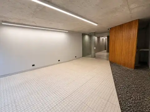 Plaza 1000, Piso 1