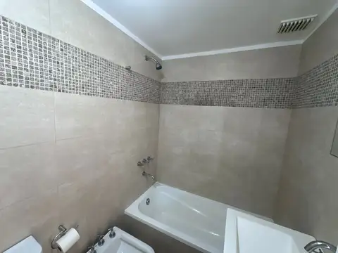 MONOAMBIENTE DIVISIBLE AL FRENTE CON BALCÓN - APTO PROFESIONAL